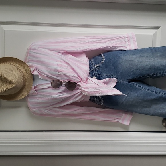 Beachlunchlounge stripped vneck button down - Picture 3 of 14